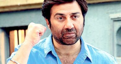 Sunny Deol press photo